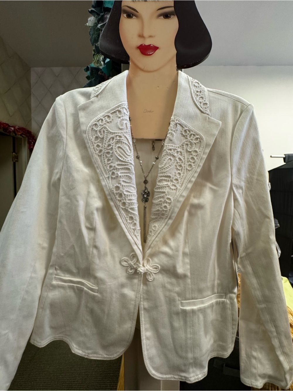 Madison Studio White Embroidered Linen-Blend Blazer